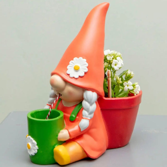 Hydrating Hettie Self Watering Indoor Plant Pot