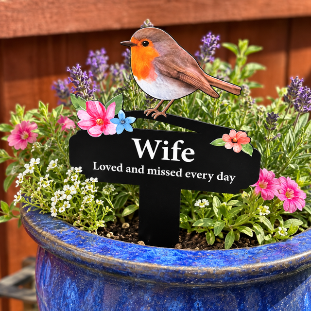 'Wife' Large Robin Pot Stake
