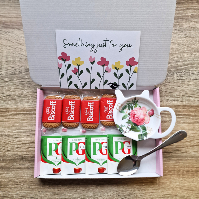 Tea and Biscuit Pick-Me-Up Gift Set