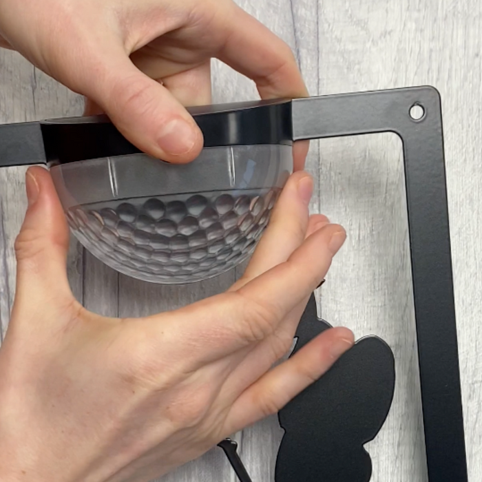 How to remove your Solar Light cover and turn it on