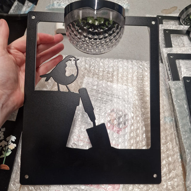IMPERFECT - Robin on a Plant Pot (print on the back)