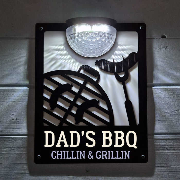 Dad's BBQ - Chillin 'n' Grillin' BBQ Solar Light Wall Plaque