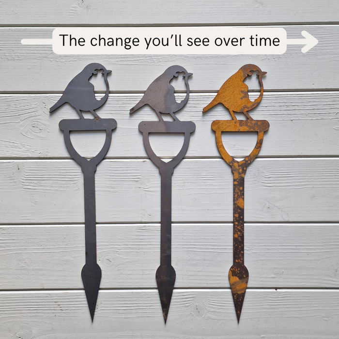 Rusty Robin Metal Stake (1 Tail)