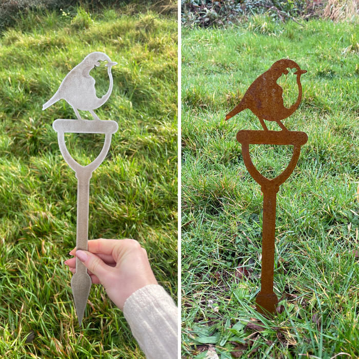 Rusty Robin Metal Stake (1 Tail)